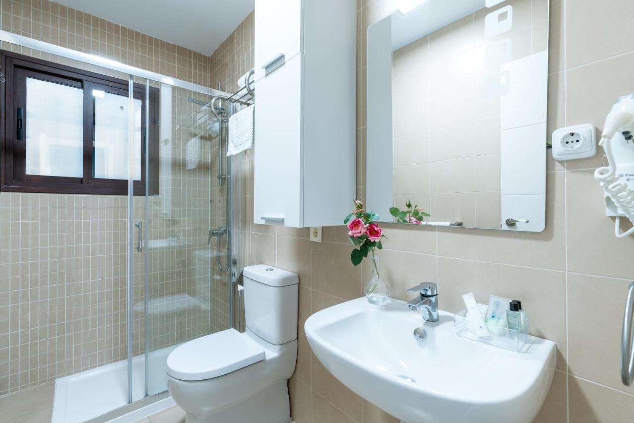 Lumbreras Host Apartment Seville Ngoại thất bức ảnh