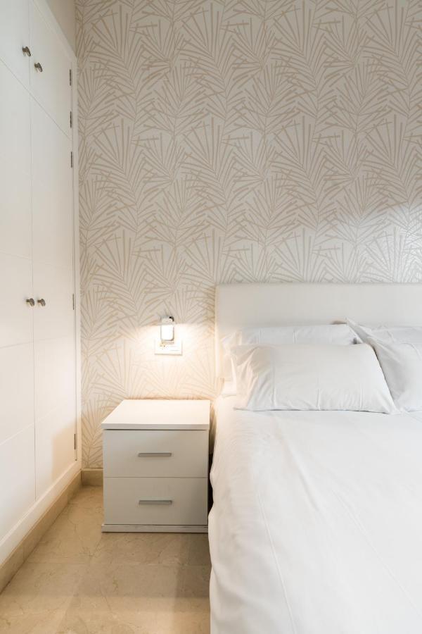 Lumbreras Host Apartment Seville Ngoại thất bức ảnh