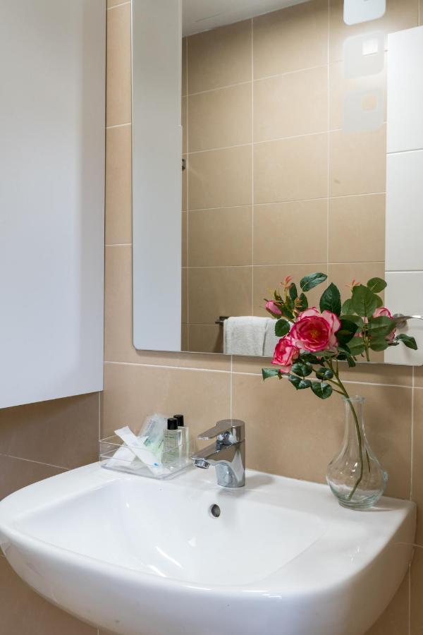 Lumbreras Host Apartment Seville Ngoại thất bức ảnh