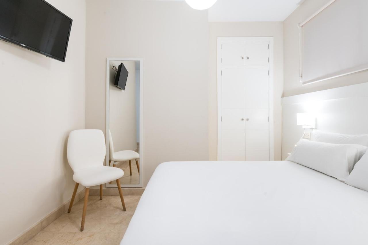 Lumbreras Host Apartment Seville Ngoại thất bức ảnh