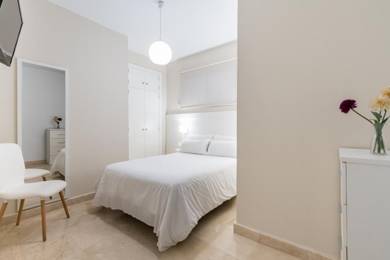 Lumbreras Host Apartment Seville Ngoại thất bức ảnh