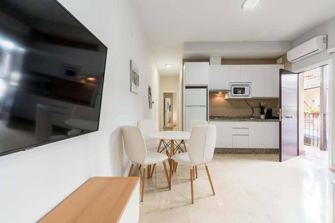 Lumbreras Host Apartment Seville Ngoại thất bức ảnh